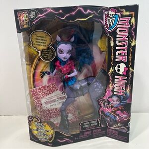 MONSTER HIGH DOLL Avea Trotter Freaky Fusion hybrids doll centaur 2013 toy